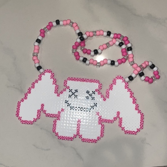 Marshmallow Kandi necklace - Picture 2 of 2